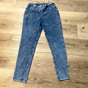 MNY Jean leggings size xl.